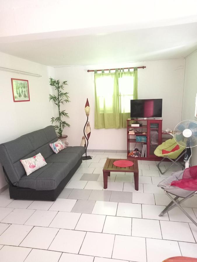 Bel Appartement - Proche Des Plages De Sainte Anne Exteriér fotografie