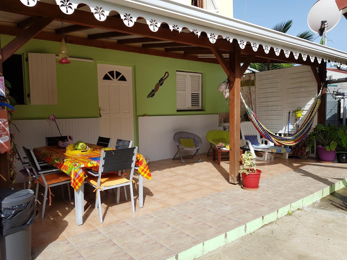 Bel Appartement - Proche Des Plages De Sainte Anne Exteriér fotografie